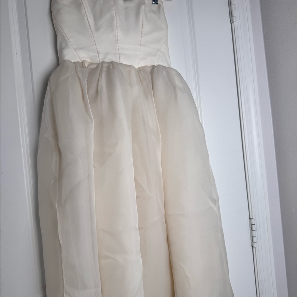 Elegant Cream Strapless Dress